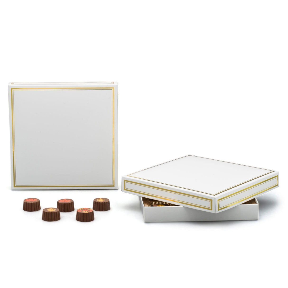 White/Gold Trim - Candy Box Lid - (16 oz x 2 Layers) 7-3/4 x 7-3/4 x 1-1/8"