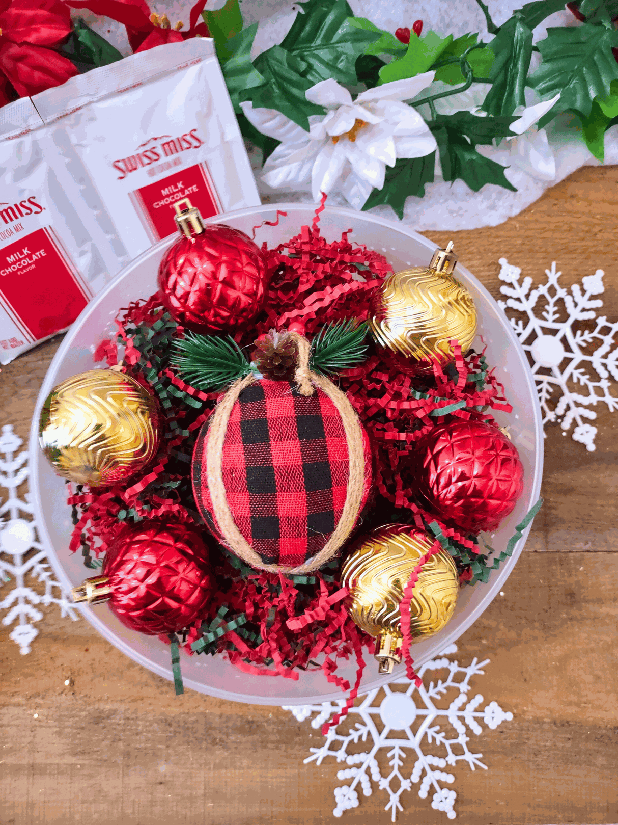 10 LB Christmas Crinkle Paper
