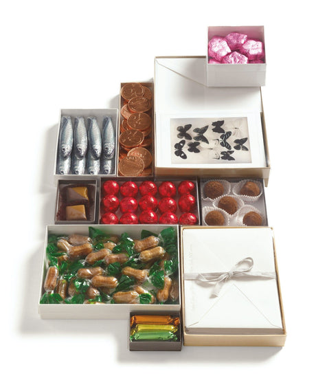 White Swirl Base / Clear Lid - Presentation Box - 8 x 2 x 7/8"