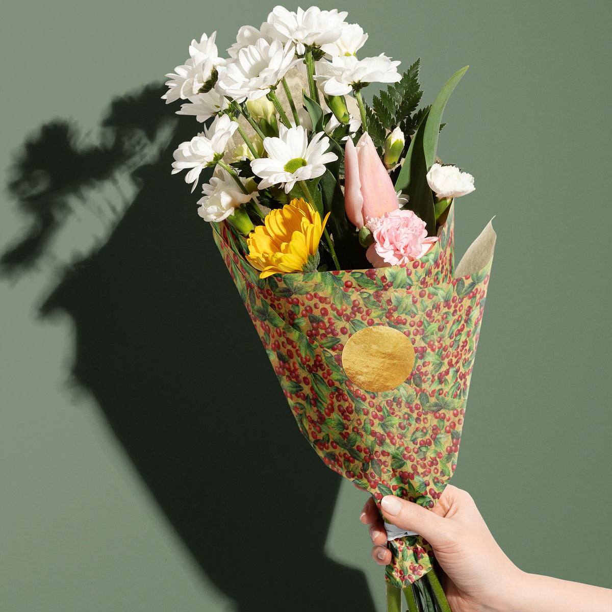 Merry Berry Gift Tissue - BXPT841.1f.jpg
