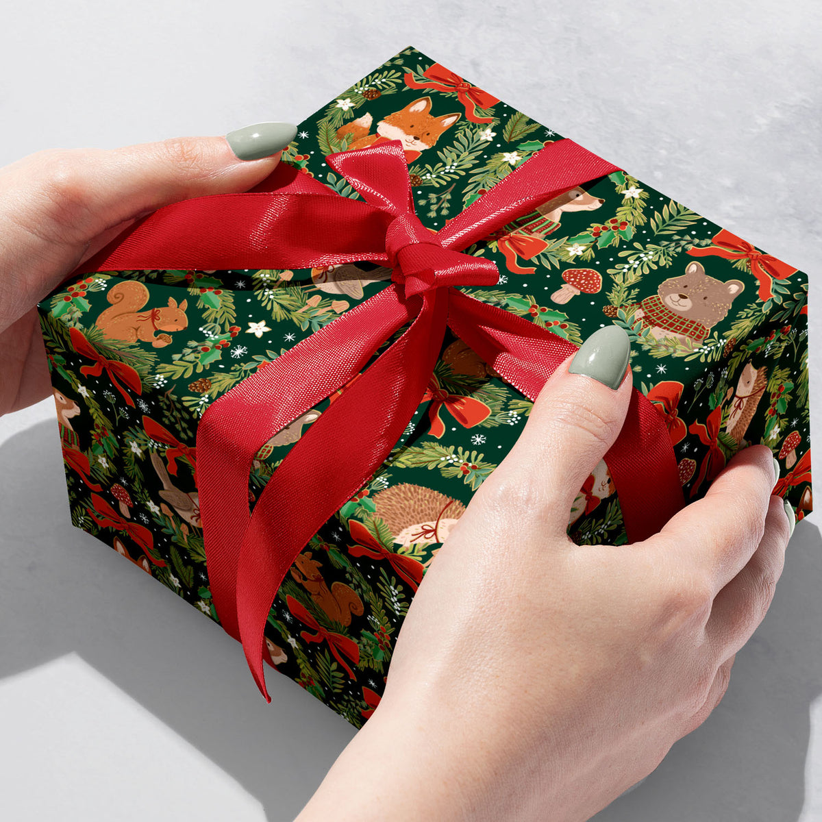 Woodland Wreaths Gift Wrap - XB881.1b.jpg