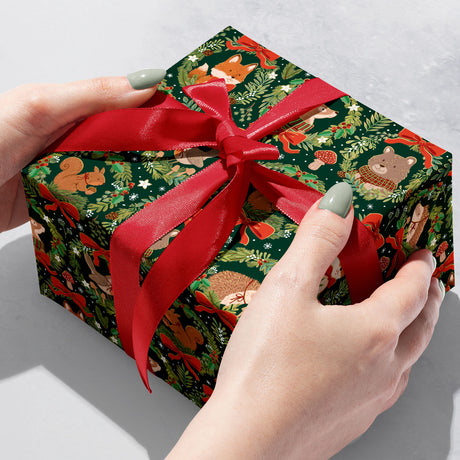 Woodland Wreaths Gift Wrap - XB881.1b.jpg