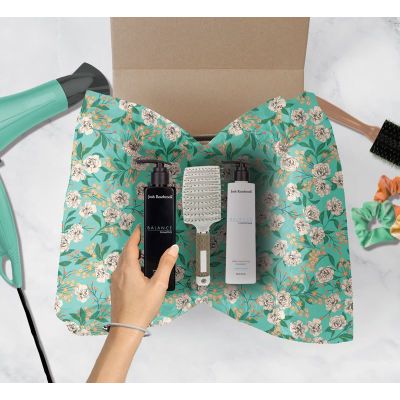 How to Wrap & Accessorize Your Gift Boxes